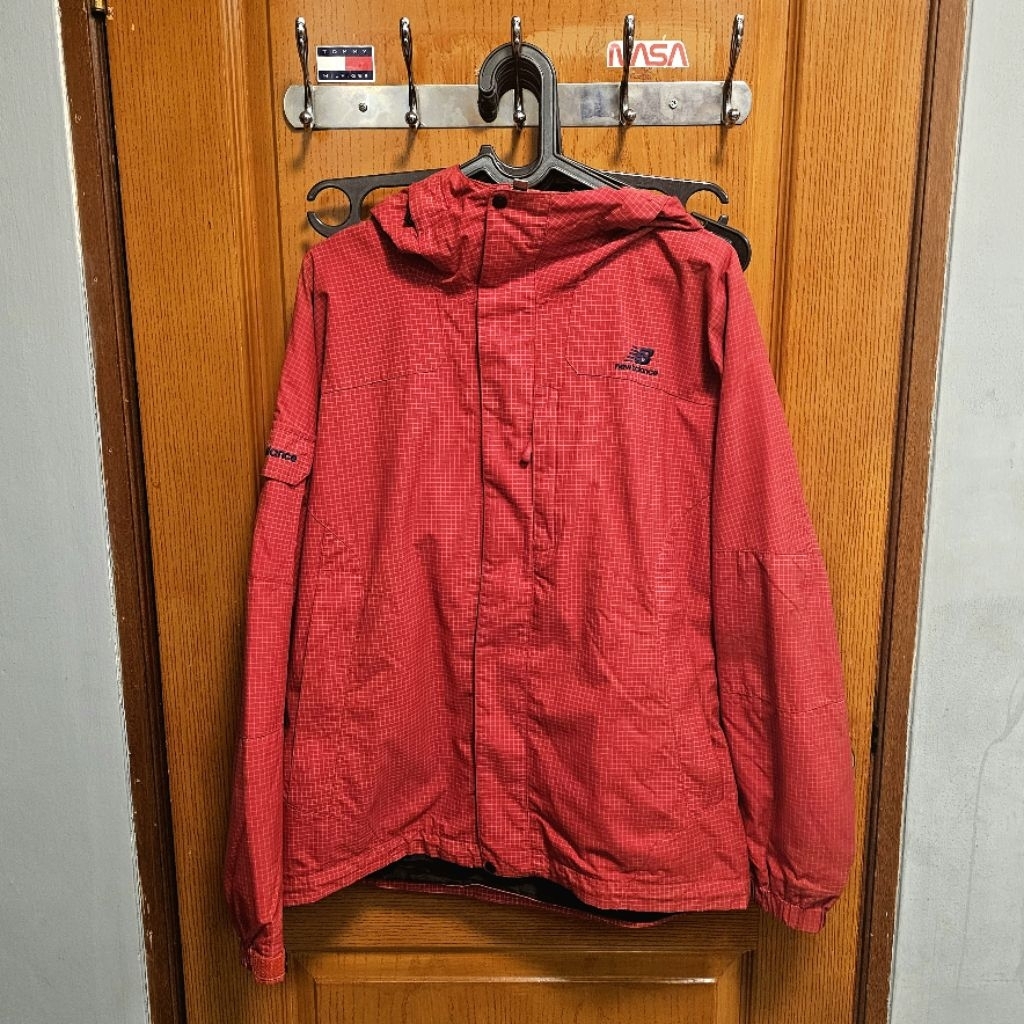 Jaket Outdoor New Balance