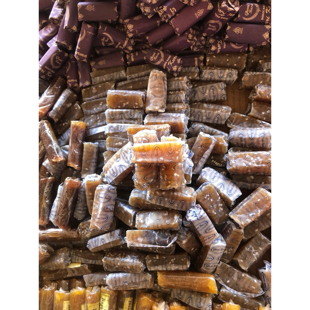 

Dodol Garut Wijen 1kg - Oleh oleh Makanan Khas Garut