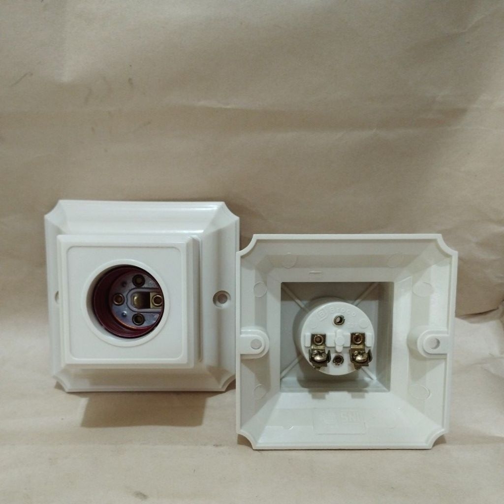 Fitting lampu broco / Rumah Lampu tempel