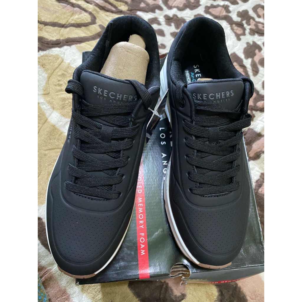 Sepatu SKECHERS street