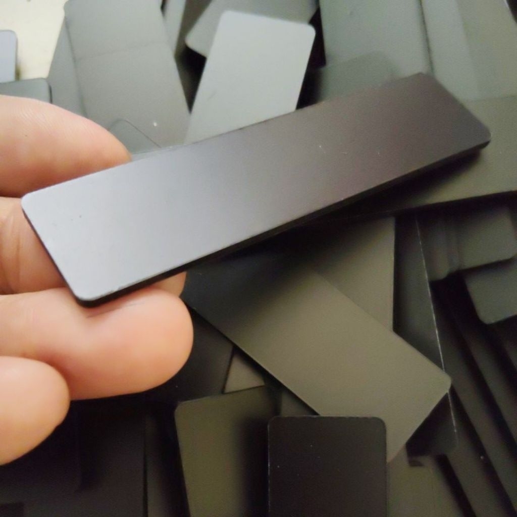 

Bahan Nametag Grafir Hitam Dof Murah berkualitas tinggi