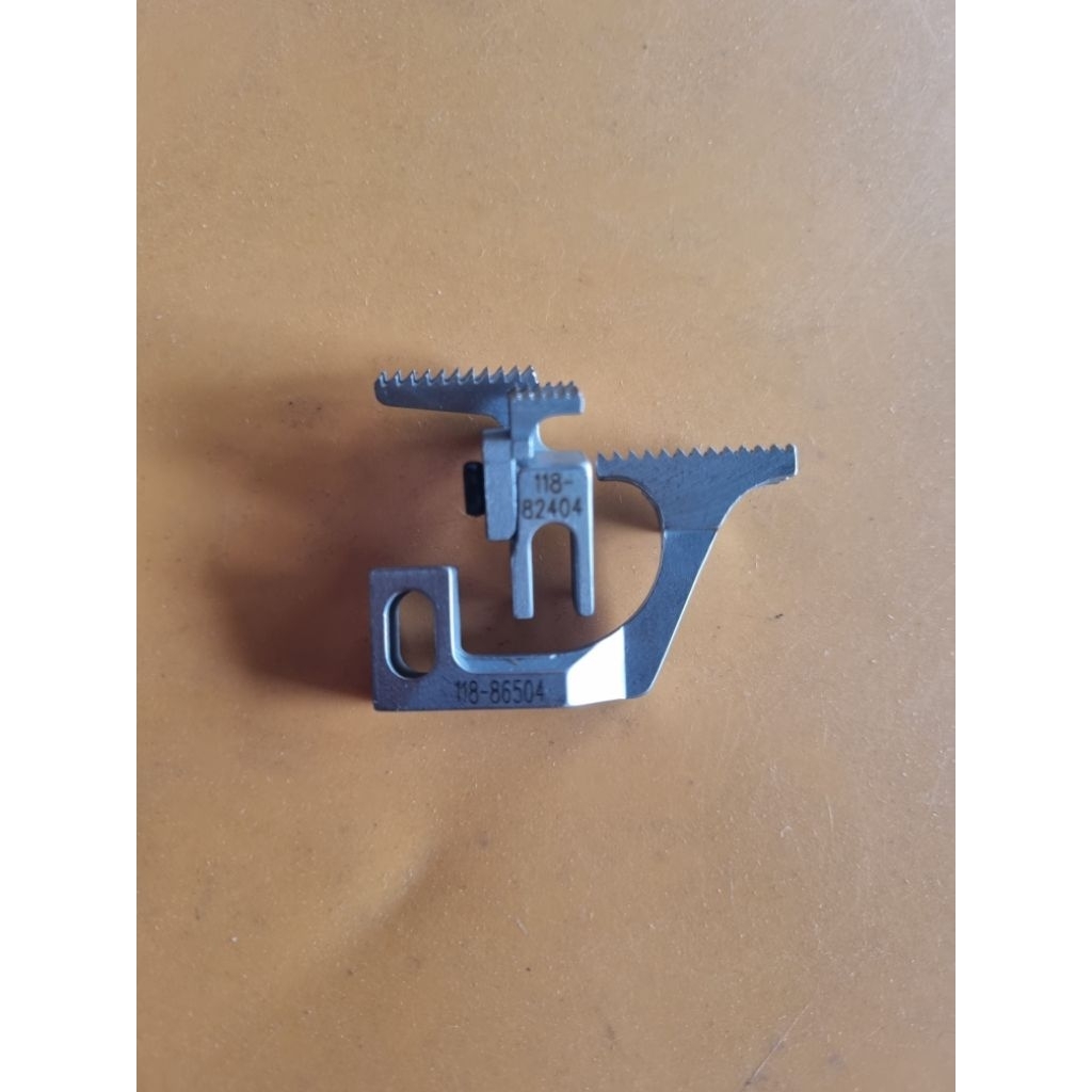 Gigi mesin jahit obras Juki benang 4