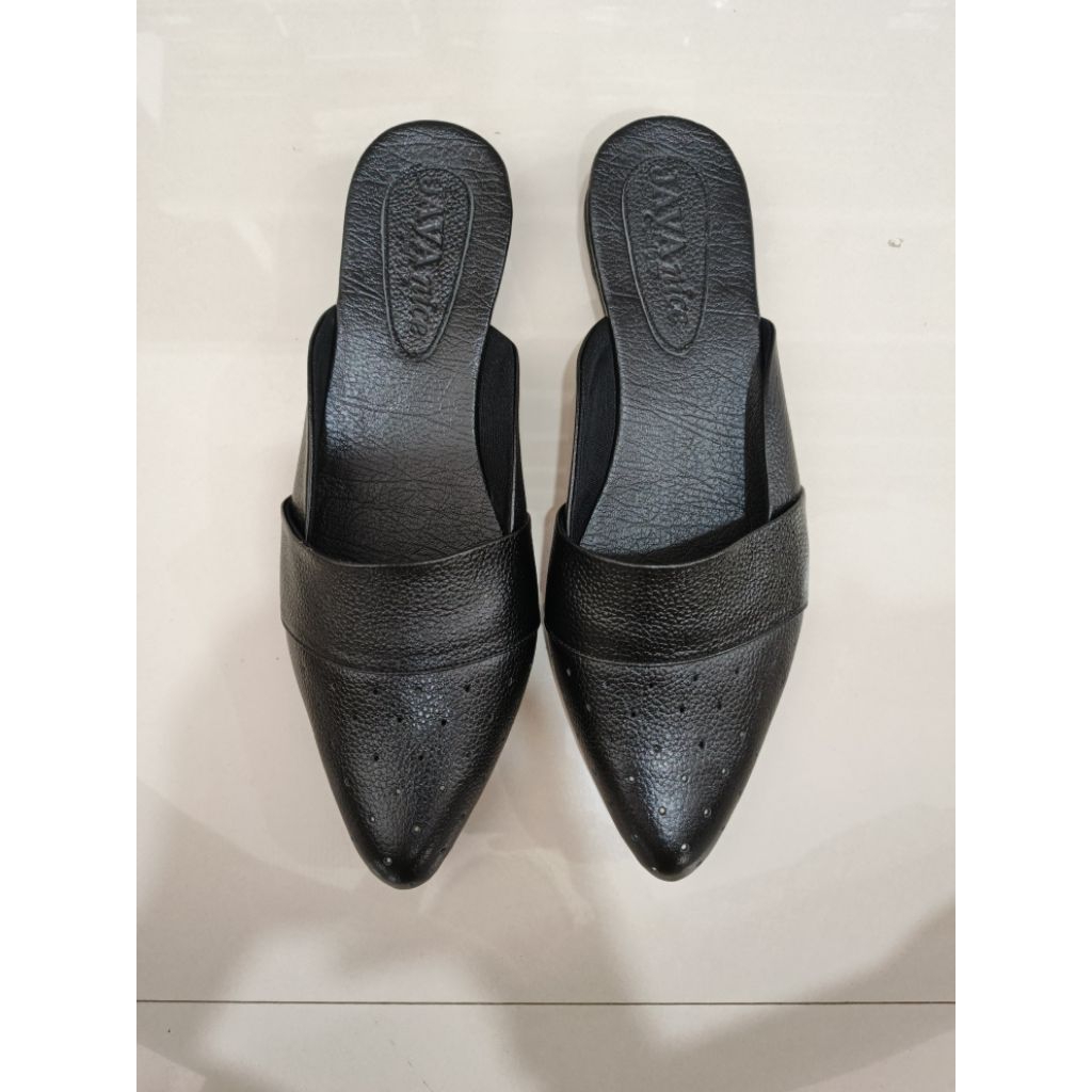 Slop Wanita Kulit Sapi Asli Karya Pahala Tiga