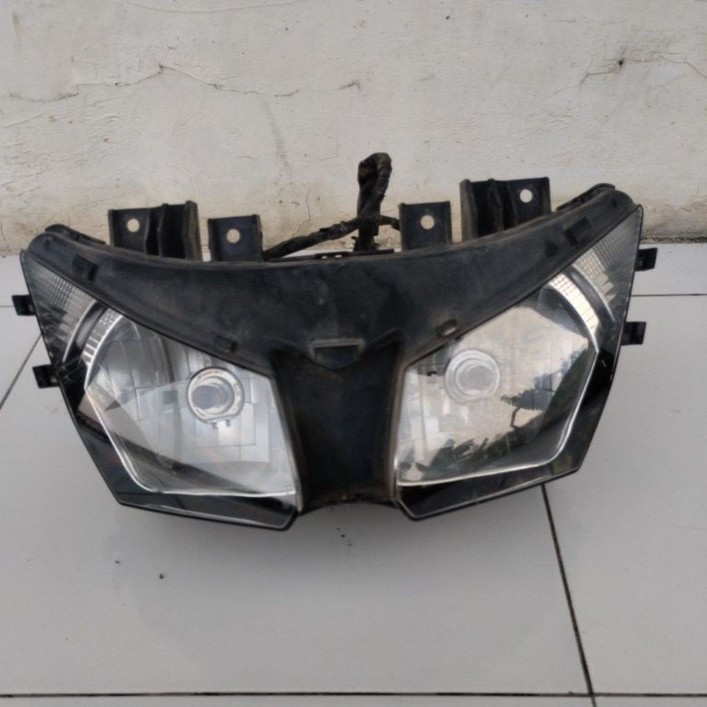 Lampu depan CBR150R old k45 original