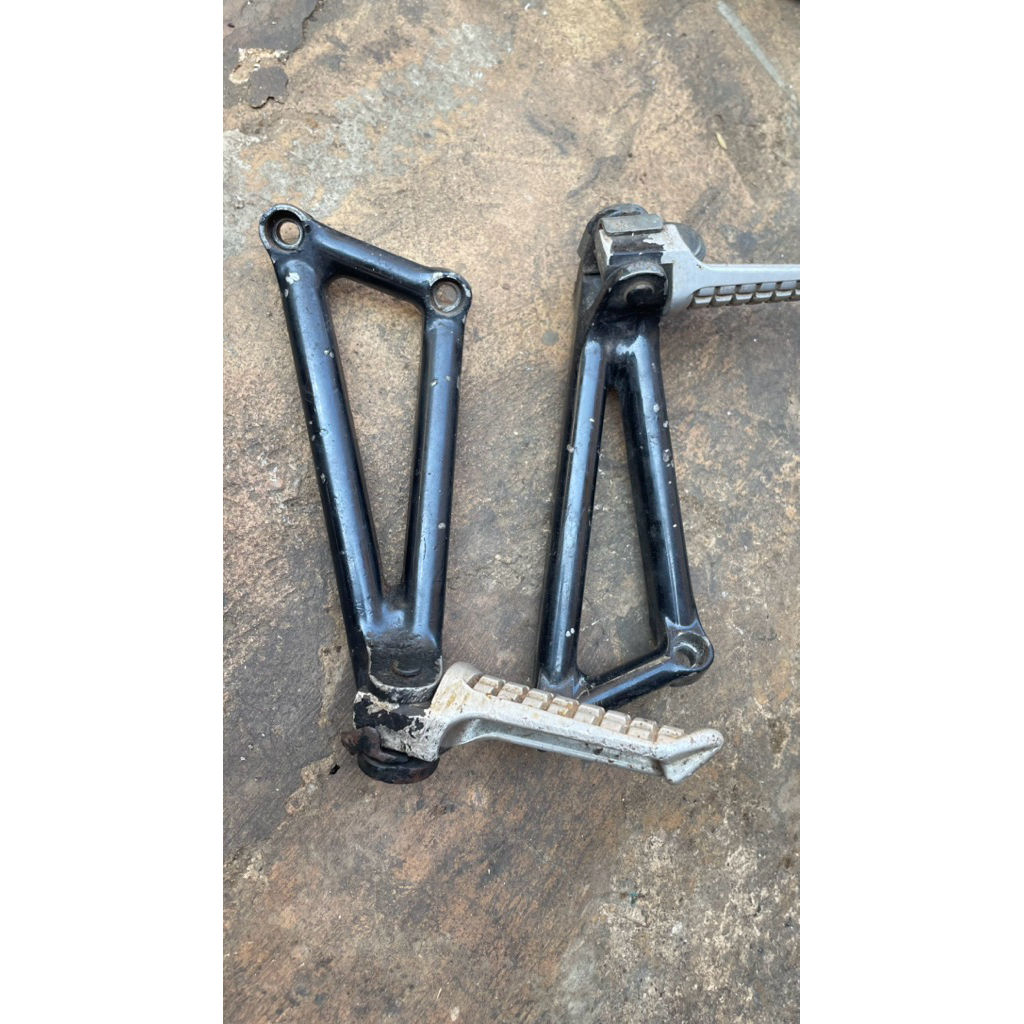 foostep postep belakang ninja rr second original