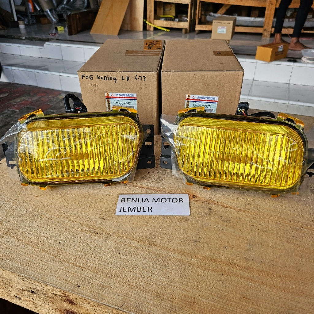 Lampu Bumper Bemper Kabut Fog Lamp Kuning Canter PS110 PS125 PS136 Original Asli KTB