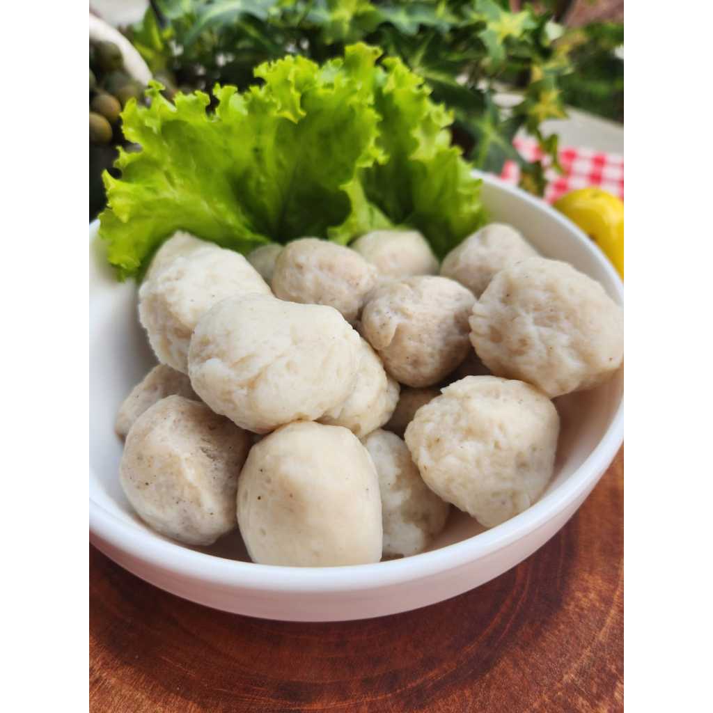 

Bakso Ikan asli ikan tenggiri homemade, dibuat sendiri oleh owner, dijamin enak dan halal 1 pack isi 20