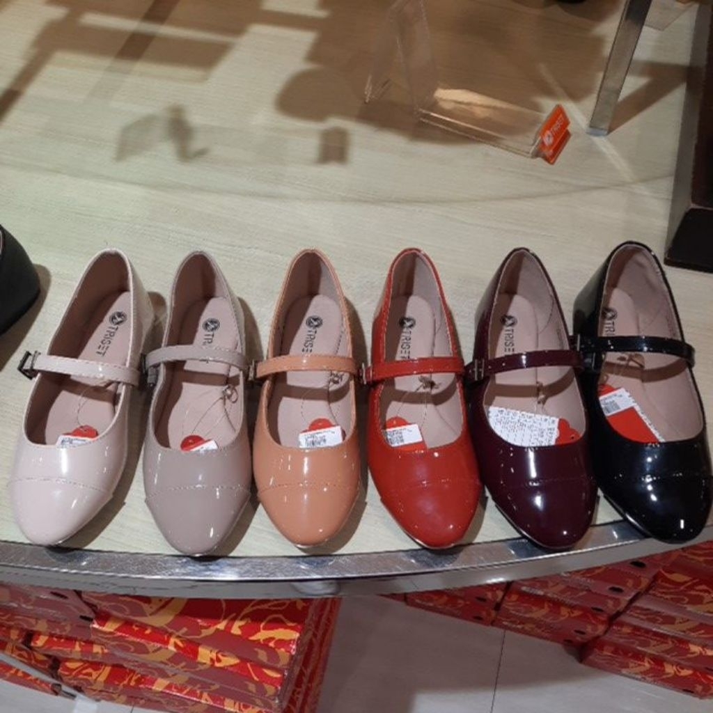 Sepatu Flat Triset