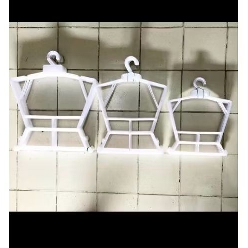 Hanger setelan ukuran sedang 12pcs bekas toko