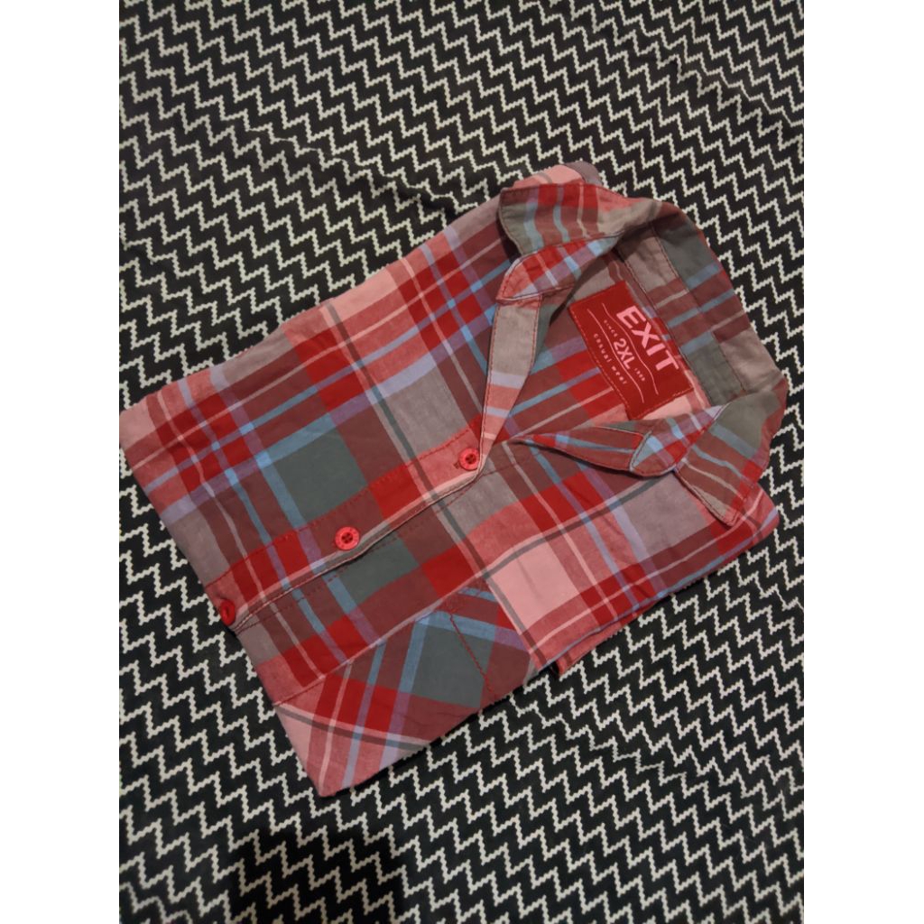 Preloved Kemeja/Tunik Wanita Exit