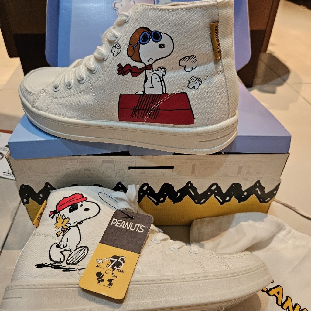 Snoopy Peanuts High Cut Canvas Shoes Sepatu Kanvas Model Tinggi Snoopy Peanuts 75th size 37  Ready N