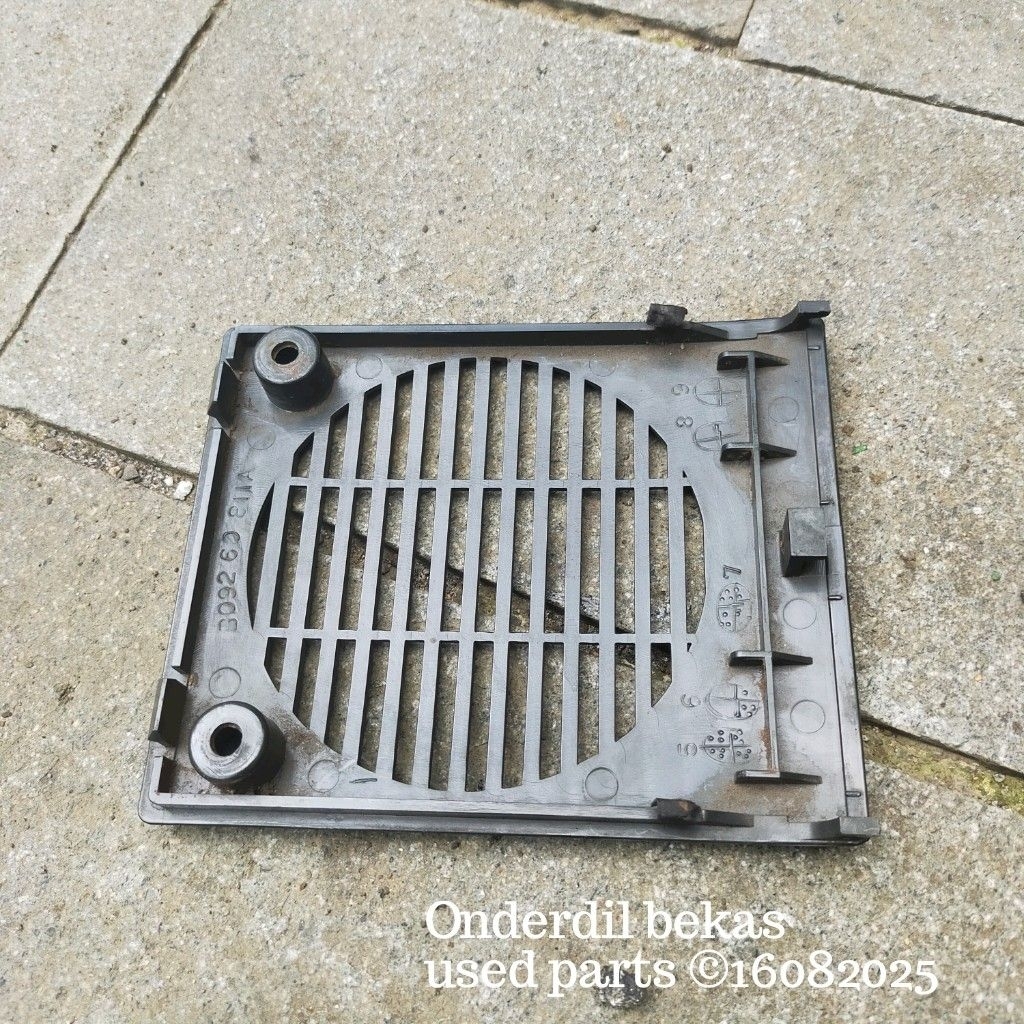 ram speaker dashboard ford laser GL