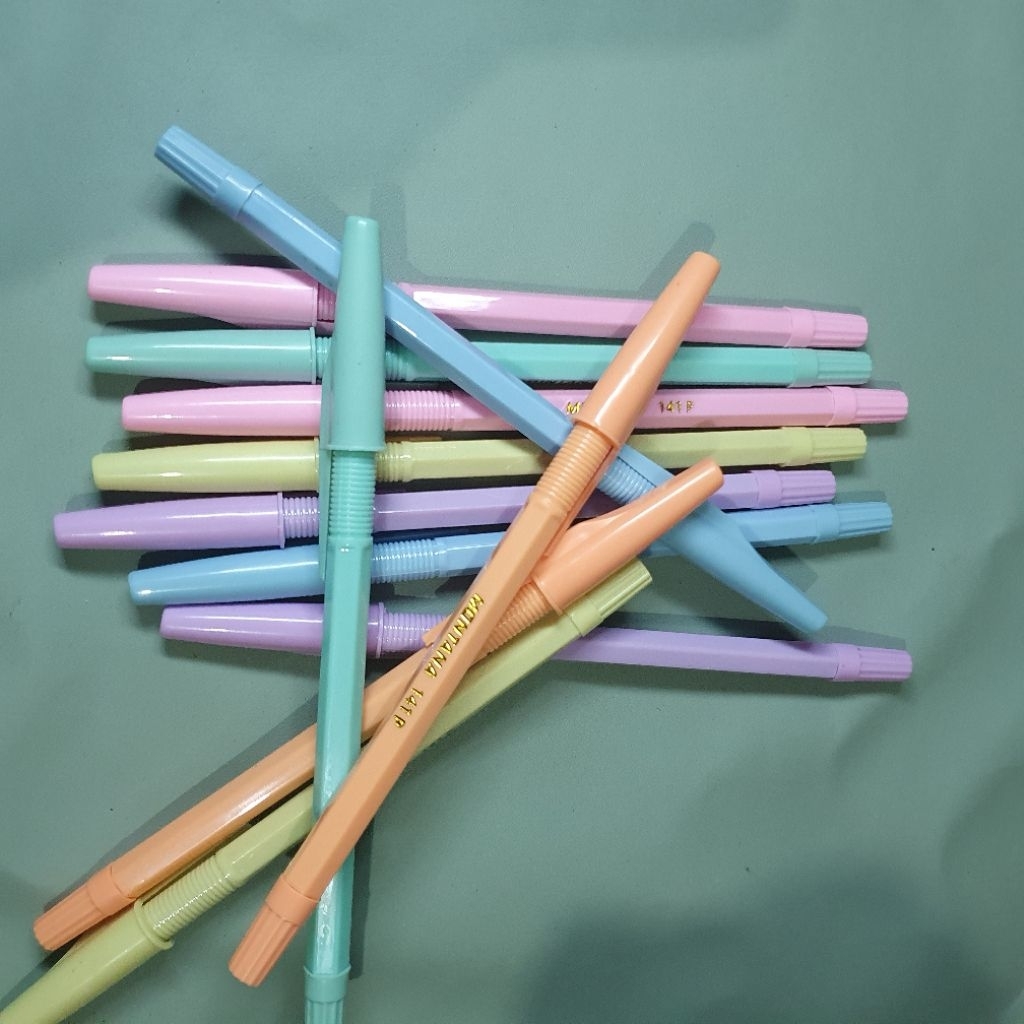 

Ballpoint Warna lucu Montana Pulpen Montana pulpen montana 141