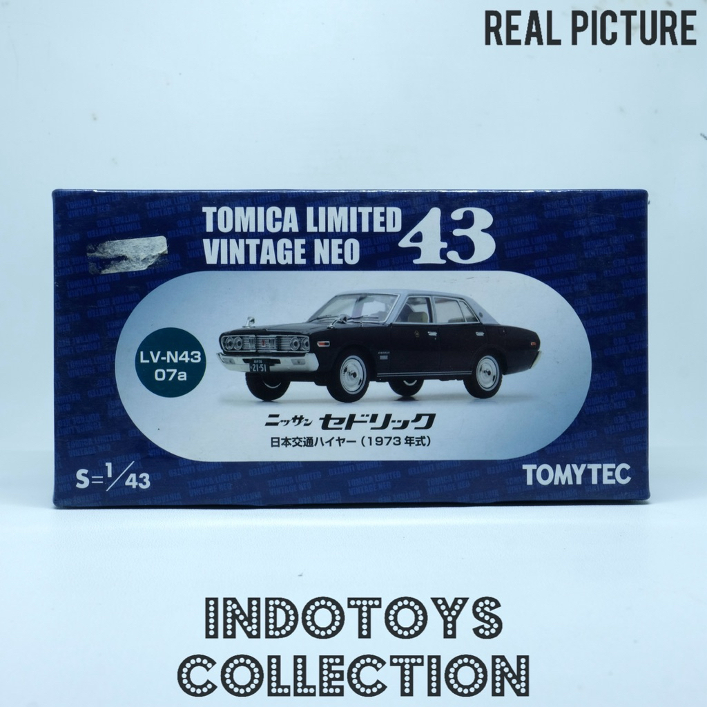 Tomica Limited Vintage Neo ~ Nissan Cedric High Class Taxi Diecast 1/43