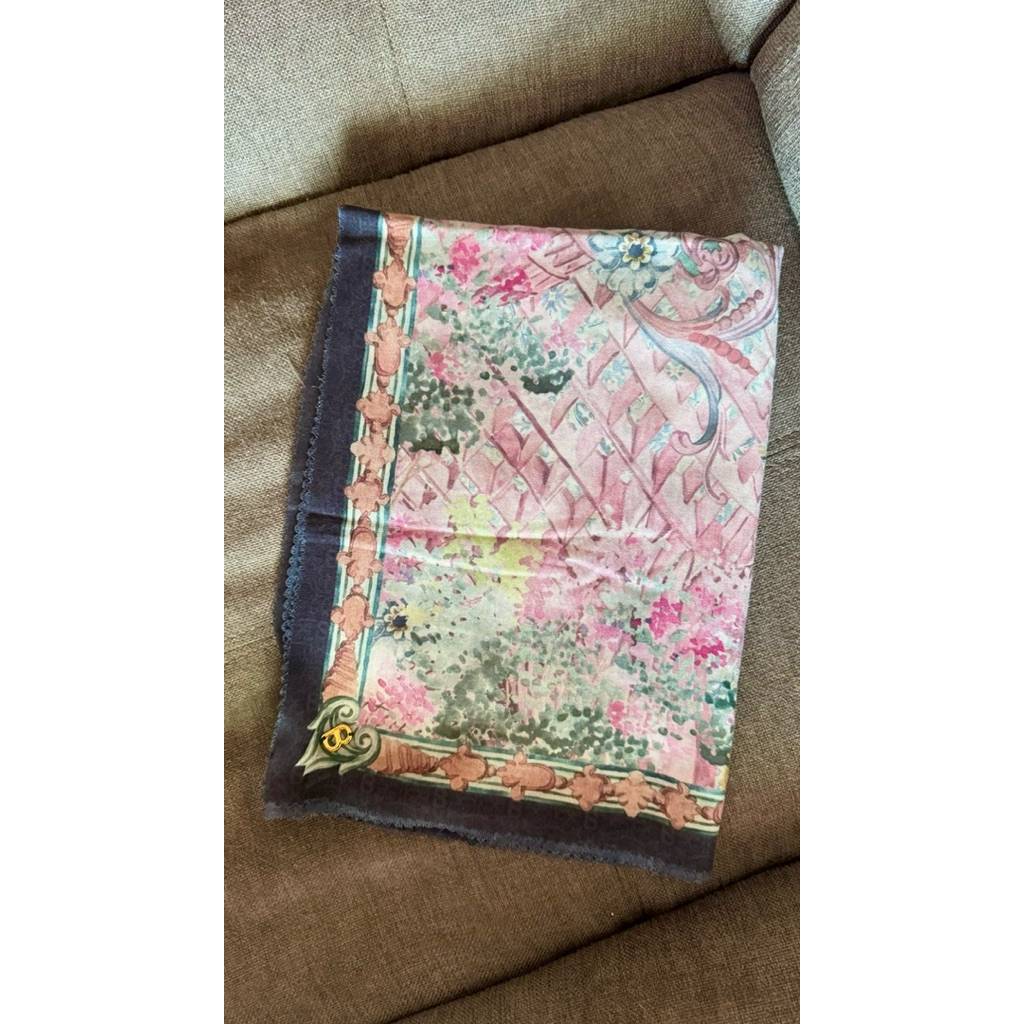 Buttonscarves XL Hijab sevilla series murah kerudung mewah wanita