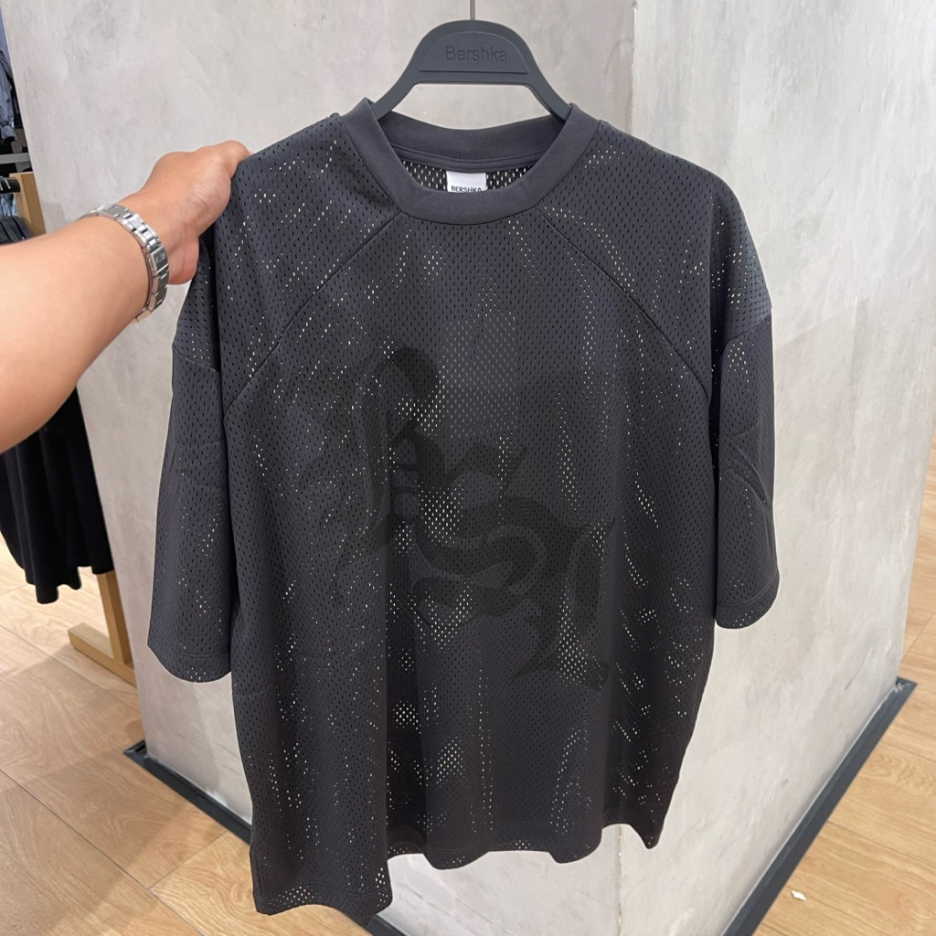 T-shirt Jersey BERSHKA MEN Jastip (jasa titip)