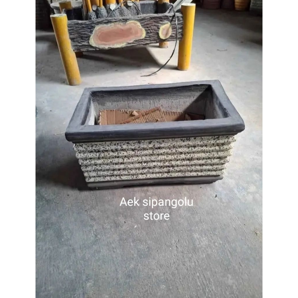 Pot Bunga Bahan Batu Alam Model Persegi Panjang