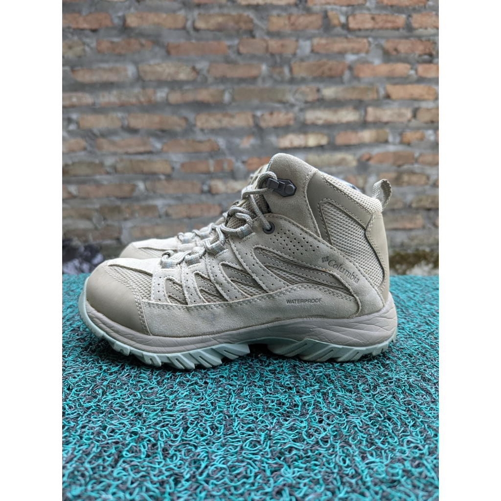 COLUMBIA SIZE 38 ( SEPATU GUNUNG SECOND )
