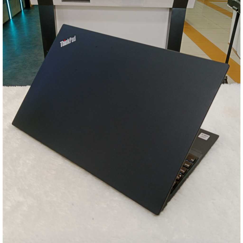 ThinkPad T15 Core i5 vpro gen 10 (10210U) RAM 8 GB SSD 256 GB  Dispaly 15 inc