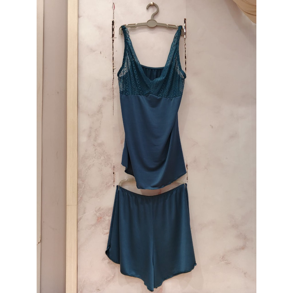 (Chat dulu sebelum CO) Lingerie St. Yves V Neck Setelan baju tidur wanita