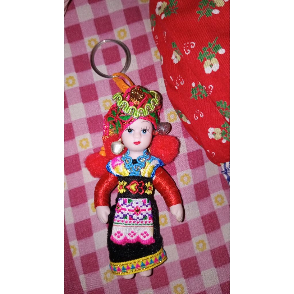 Boneka Porcelain Adat Luar