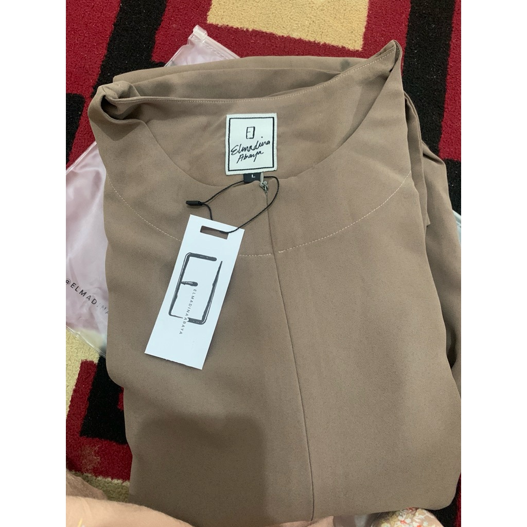 PRELOVED  Pop abaya ELMADINA coffe milk MAZEN size L