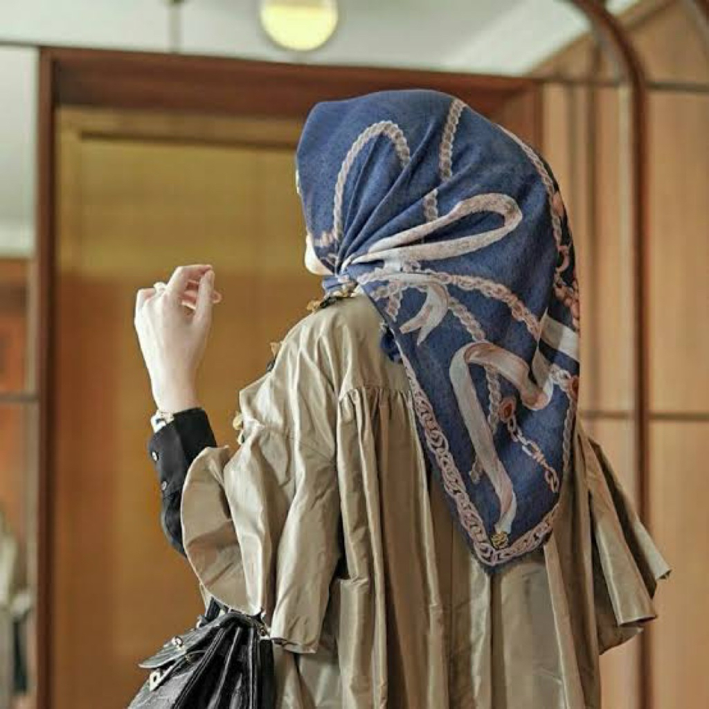 (Rare) Buttonscarves x Diana Dsaks Chain 1.0