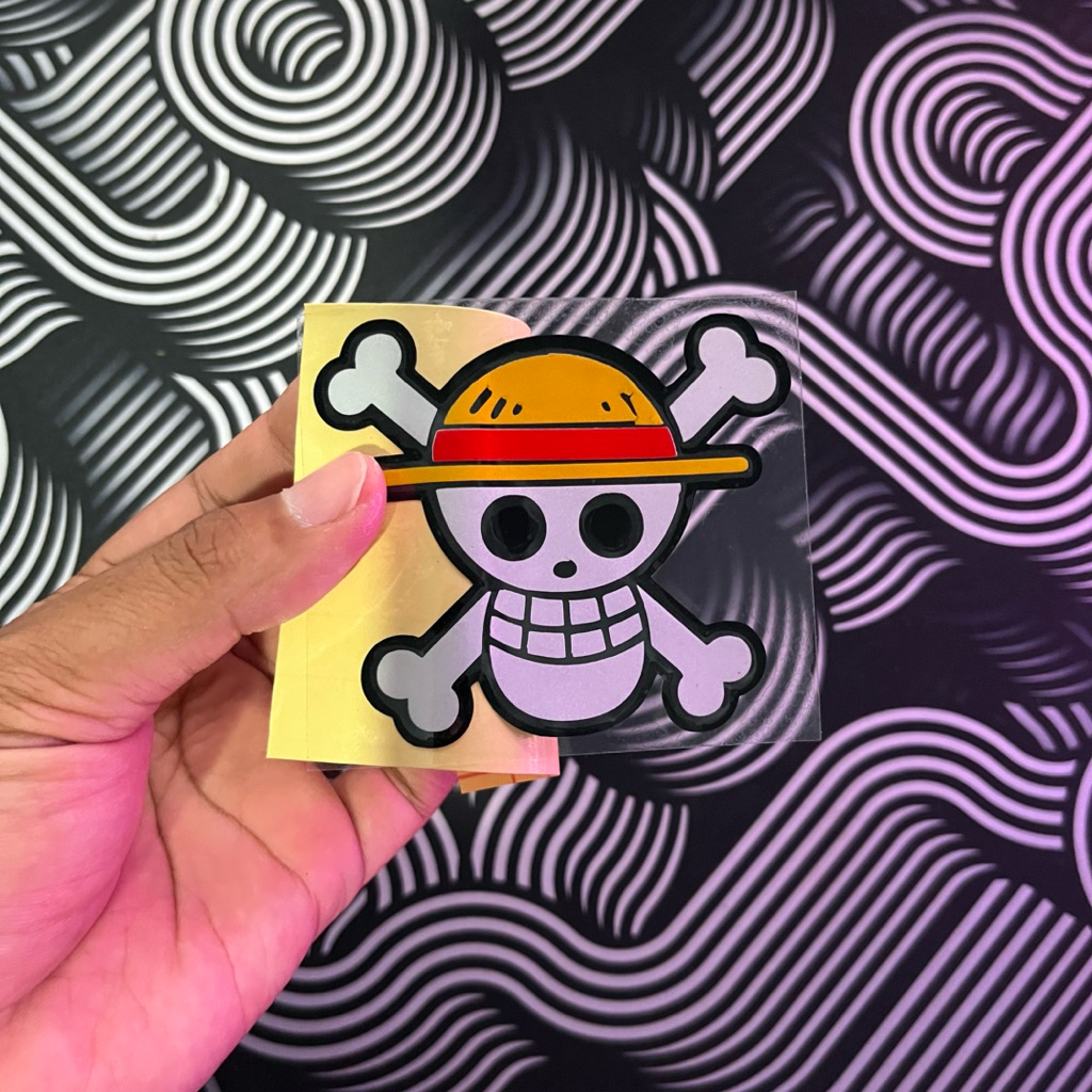 

stiker cutting tengkorak one piece motor,helm,laptop