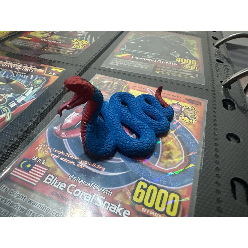 animal kaiser figur blue coral snake