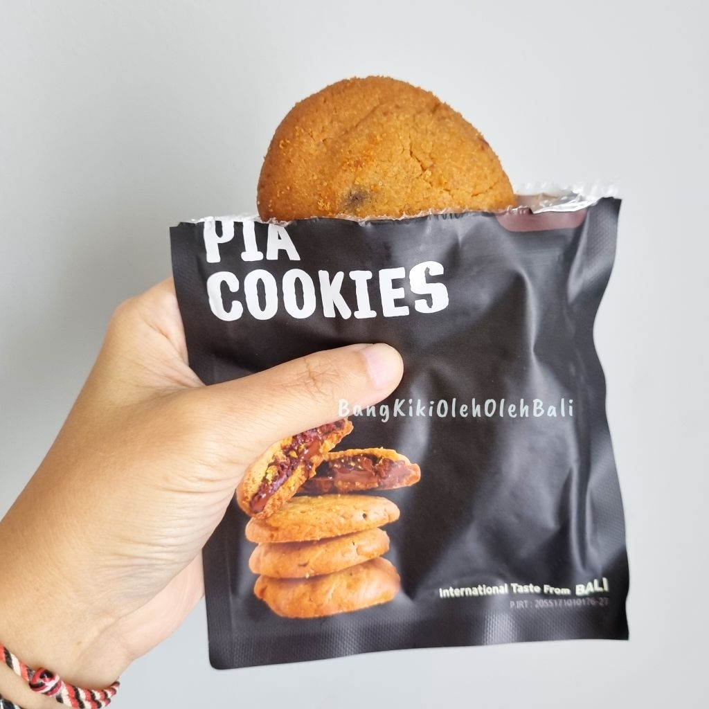 

PIA COOKIES TARU. PIA COOKIES. PIA ISI COKLAT. OLEH OLEH BALI