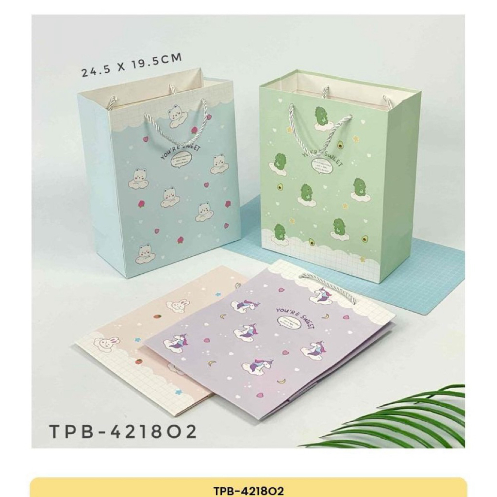 

PAPERBAG Uk 24.5 x 19.5 cm