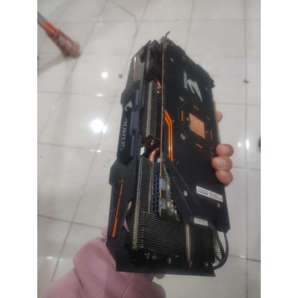 VGA gigabyte aorus RGB RX 580XT. seri 8 gb ddr5 spesifikasi : gigabyte seri aorus 8 gb ddr5  minus. 