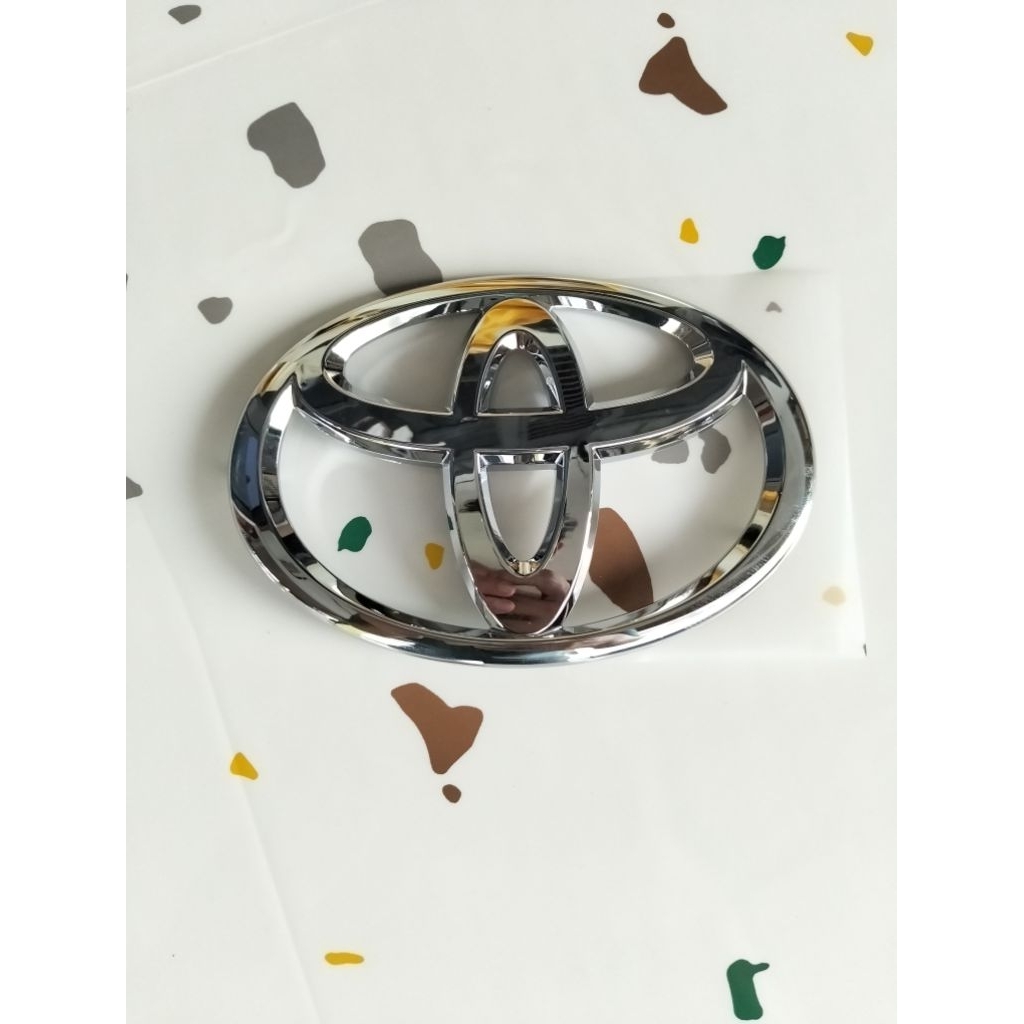 EMBLEM LOGO GRILL DEPAN KIJANG LGX 2003 ORIGINAL CROM