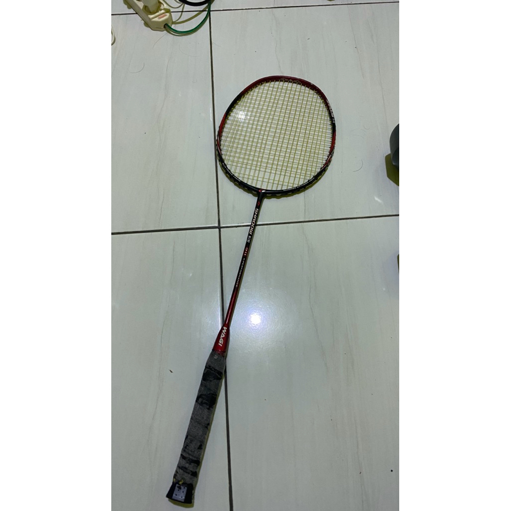 Raket badminton wagi shadow x3