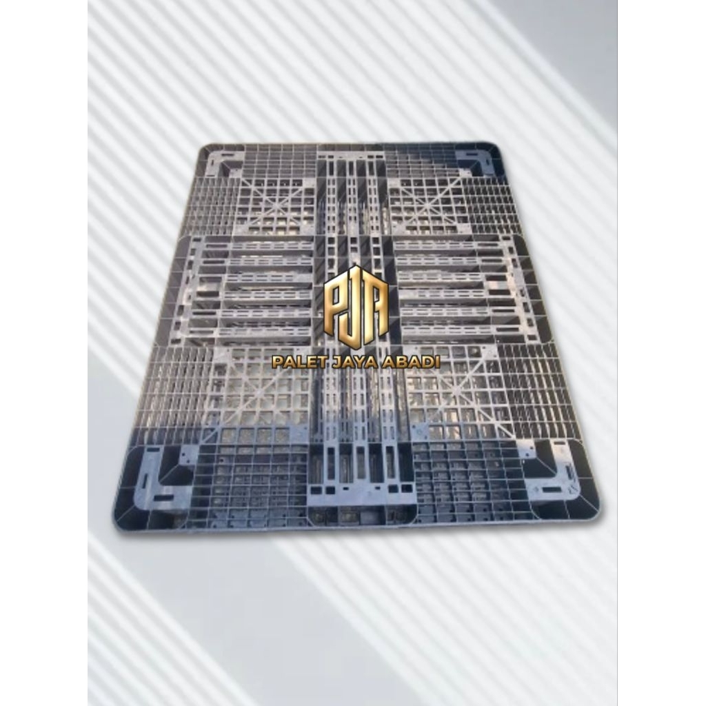 

palet plastik bekas berkualitas uk 130x110x12cm