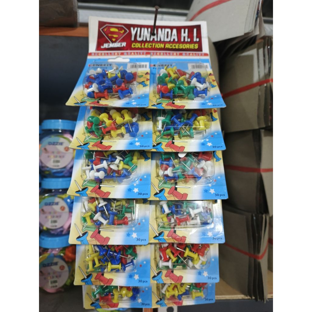 

1 renteng isi 12 / push pin /jarum push pin