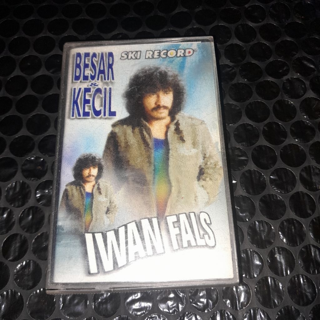 kaset pita iwan fals besar dan kecil