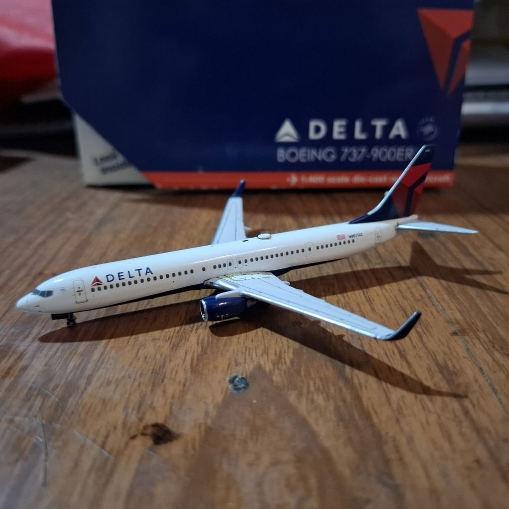 diecast pesawat Gemini Jets Boeing B737-900ER Delta Airlines 1:400