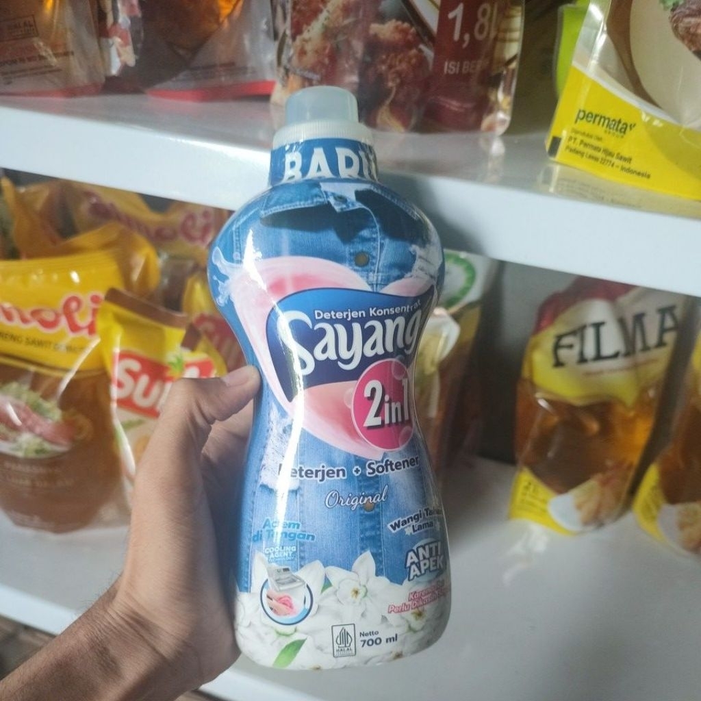 Detergen Sayang cair botol 700 ml
