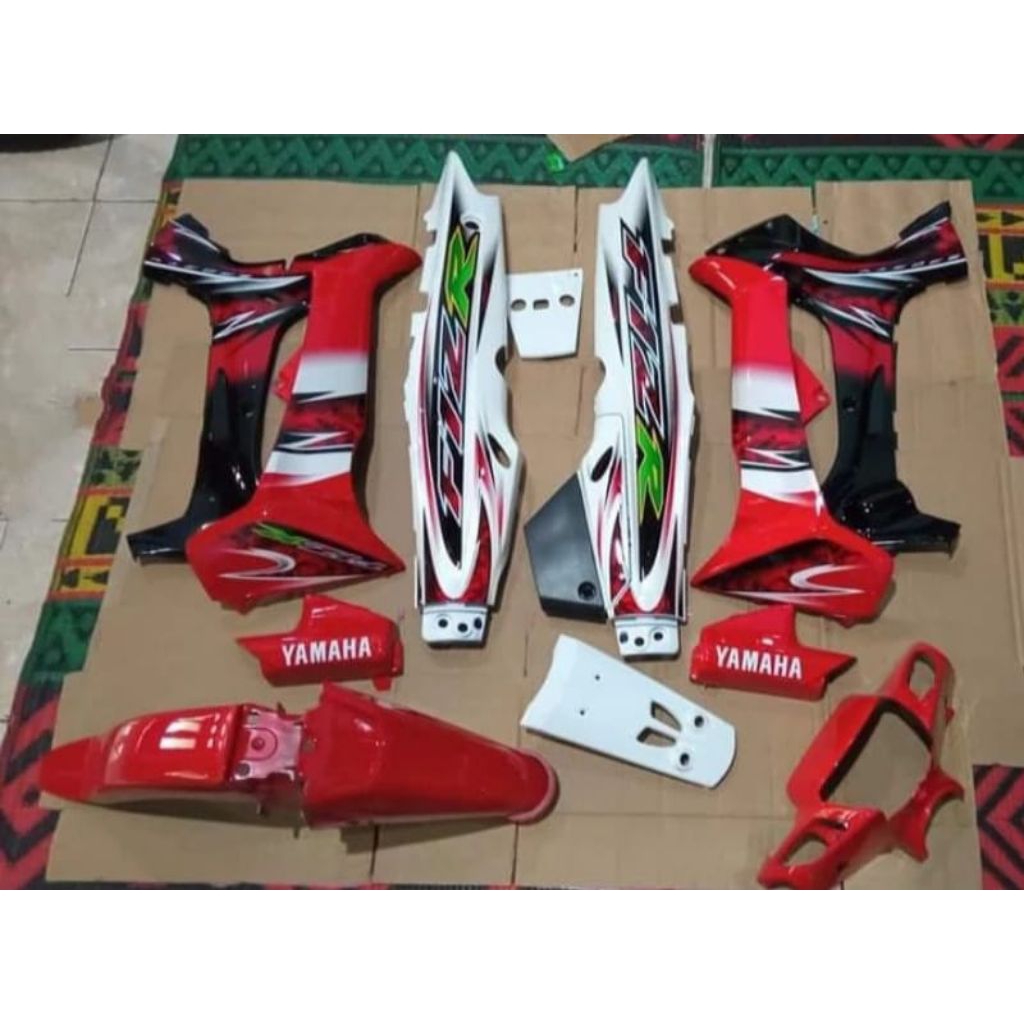 Cover bodi body halus fulset Yamaha Fizr Fiz R warna merah ardat 2002
