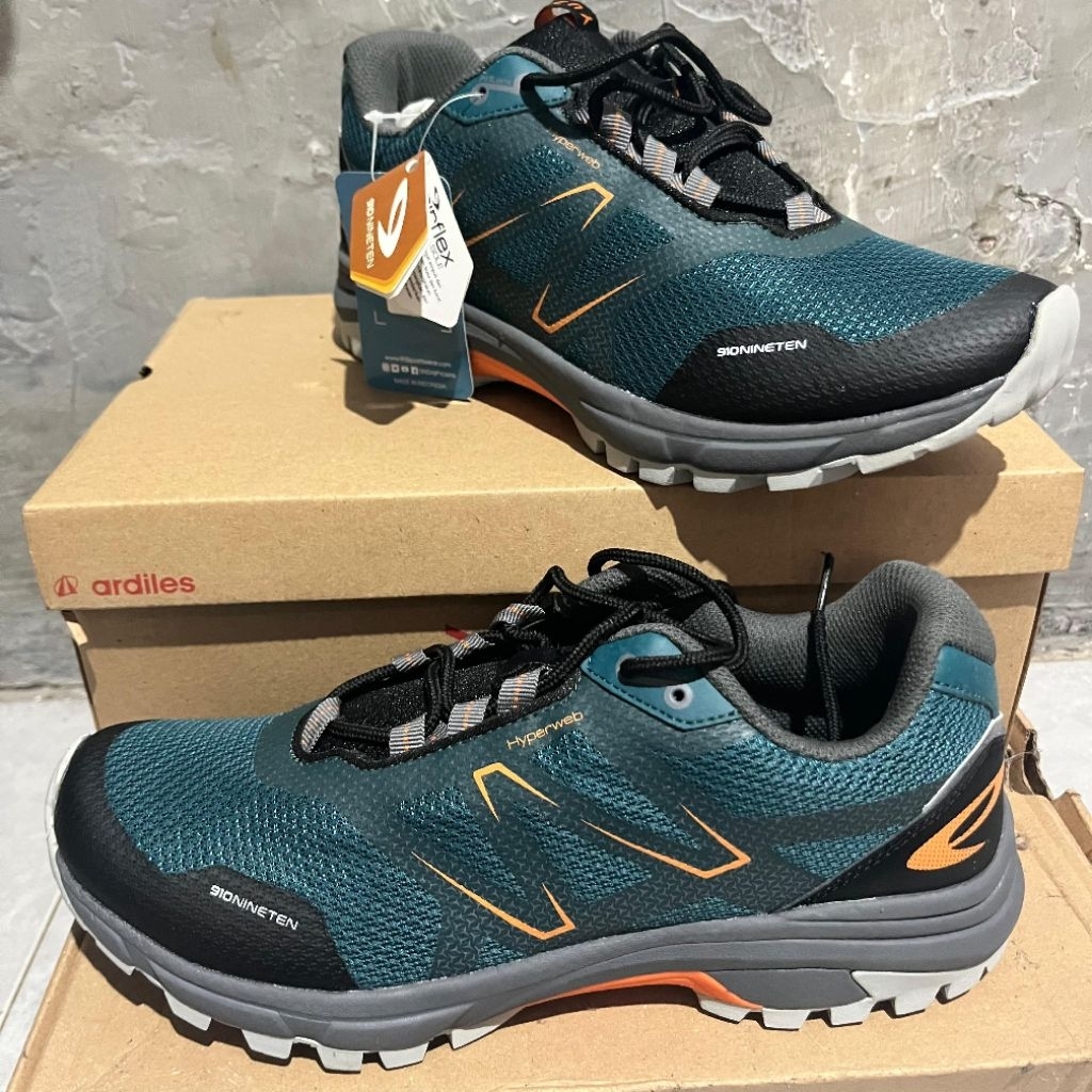 Sepatu Trail Running 910 NineTeen Yuza Hijau Teal
