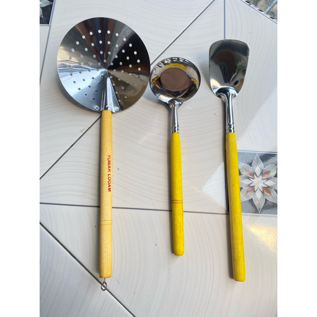 3SET SEROk PENGGORENGAN KECIL/IRUS SAYUR SEDANG/CENTONG SAYUR MURAH/SUTIL KECIL GAGANG KAYU/SEROK/IR