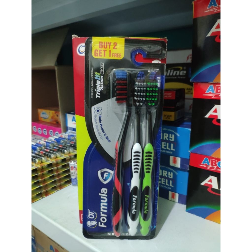 sikat gigi formula isi 3 triple action black