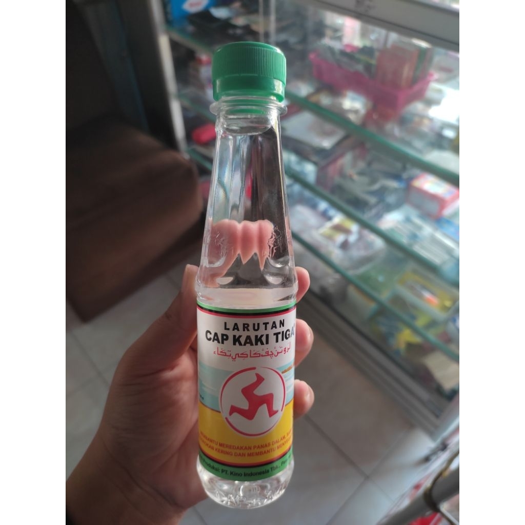 

Larutan Cap Kaki Tiga botol 200ml 500ml