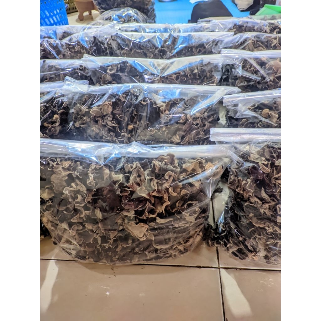 

jamur kuping kering 500gr grade sedang campur termurah gratis ongkir