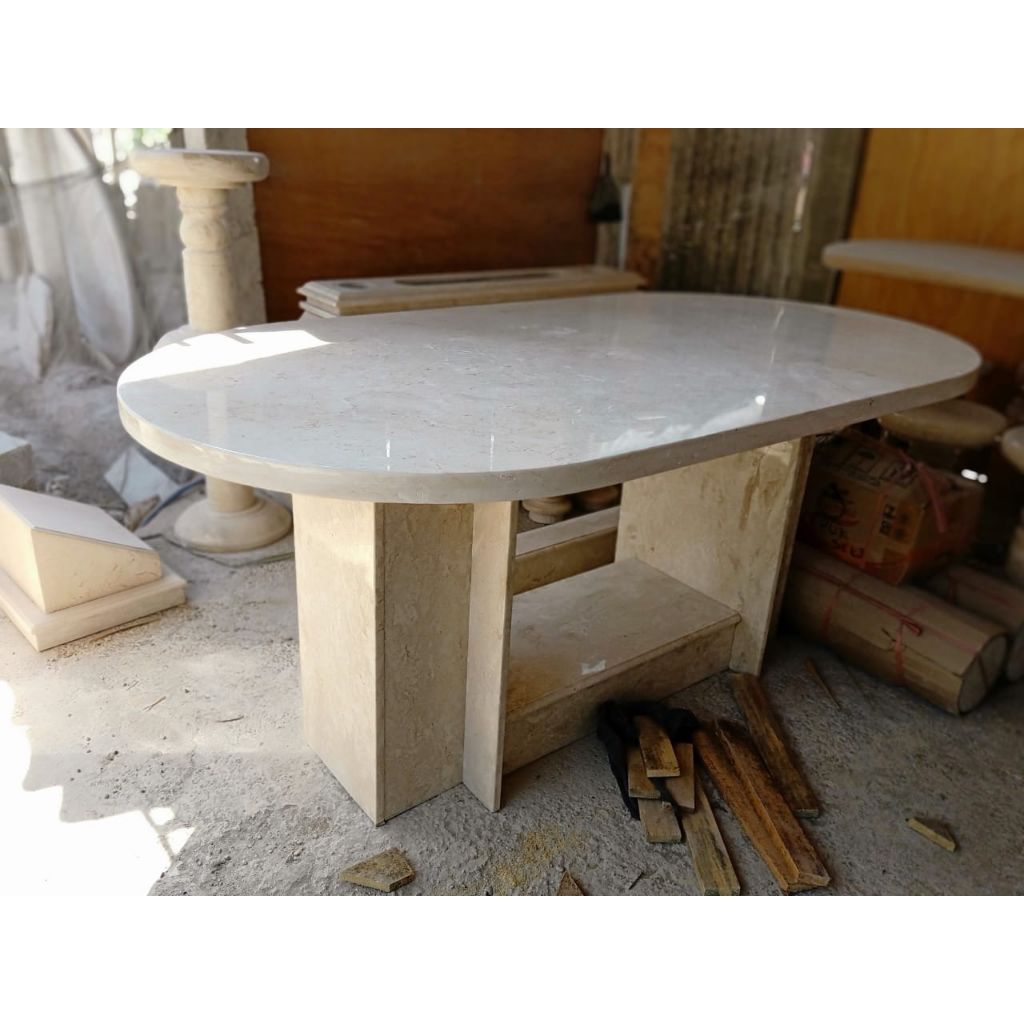 Meja Makan Marmer Oval Kaki Koran