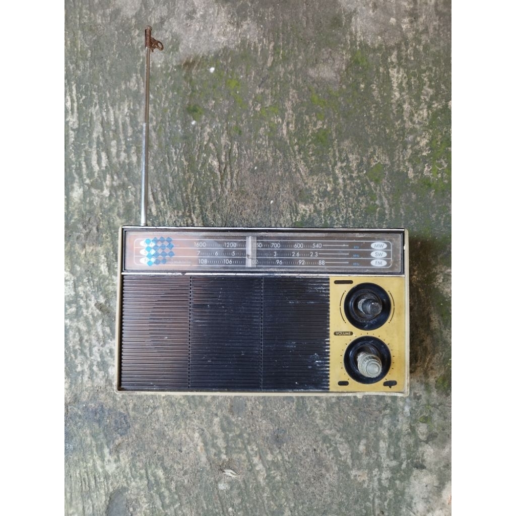 Radio jadul buat pajangan Philips