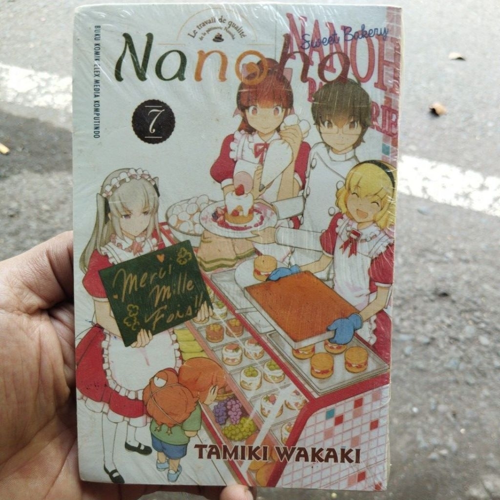 Komik Remaja Nanoha Sweet Bakery by Tamiki Wakaki