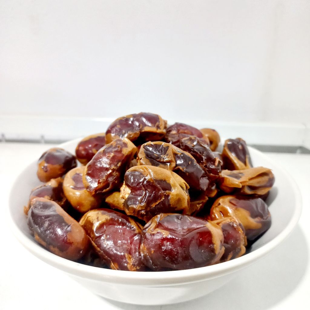 

KURMA KHALAS AL-TAAJ DATES Kemasan Pouch