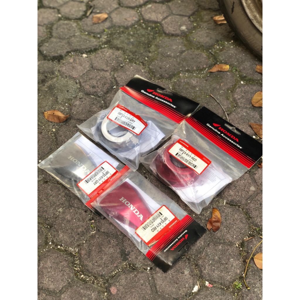 aksesoris accesoris beat karbu original honda thailandgrey & red 
endmuffler knalpot beat karbu
garn